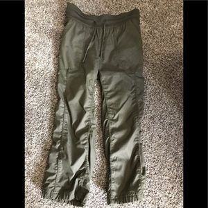 The NorthFace women’s capris